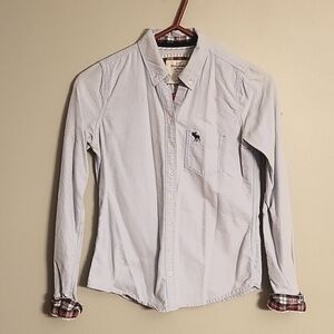 Abercrombie & Fitch women's light blue plaid detail button down shirt size small